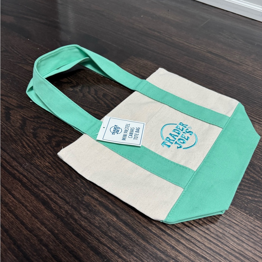 Trader Joe’s Limited Edition Spring 🌷Mini Mint Green Canvas Tote Bag - Picture 5 of 7